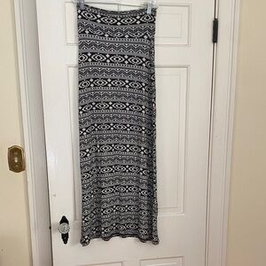 Charlotte Russe Black and White Patterned Maxi Skirt